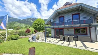Expose Leben im Holzblockhaus mit schönem Weitblick in Lammersdorf. 4 Zimmer, wunderschöner Garten, überdachte Terrasse und Solarenergie!