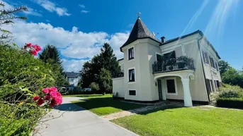 Expose Traumwohnung in historischer Villa!