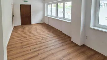 Expose Klein, fein, bereit für Ihr Business