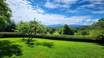 Expose Velden - Köstenberg - Golfplatz Landhaus mit Wiesen - Stall und Geräteschuppen