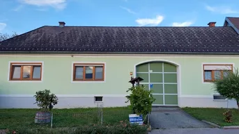 Expose Bauernhaus mit zwei Wohneinheiten in Heiligenkreuz in Österreich!