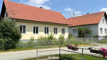 Expose Bauernhaus mit BRUNNEN und Nebengebäude