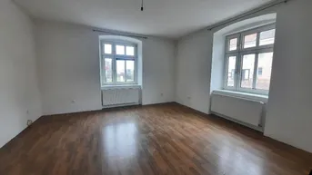 Expose Neunkirchen: Tolle Single- oder Pärchenwohnung in zentraler Lage