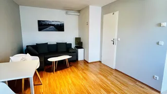 Expose 14., Hernstorferstraße - innenhofseitiges 2 Zimmer Dachgeschoss-Apartment