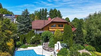 Expose Kuscheliges Landhaus mit Pool und Panoramablick!