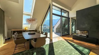 Expose Gmunden: Maritimer Luxus - Penthouse mit Bootshaus en suite.