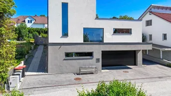 Expose Straßham: Neuwertig. Hochwertig - zum Wohnen &amp; Arbeiten