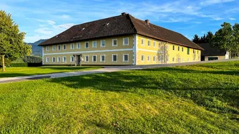Expose Land &amp; Gut: Historischer Vierkanthof in Allein- &amp; Aussichtslage