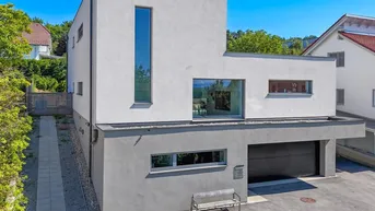 Expose Straßham: Neuwertig. Hochwertig - zum Wohnen &amp; Arbeiten