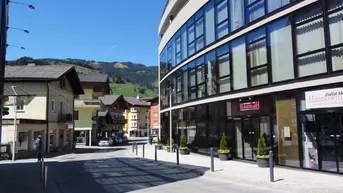Expose MIETE - ERSTBEZUG: ATTRAKTIVE BÜROS ODER PRAXIS/ THERAPIE/ PLANUNG - EINSICHTIGER UND ZENTRALER STANDORT AN B311 - Büroflächen mit individueller Fertigstellung in der Bezirkshauptstadt St. Johann/Pg. - Ski amadé
