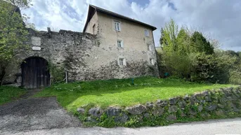 Expose Historisches Gebäude mit Blick über Friesach "Schloss Lavant"