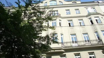 Expose UNBEFRISTETER ALTBAU-BALKONHIT / BESTE WG UND FAMILIEN EIGNUNG IN JOSEFSTÄDTER TOPLAGE !