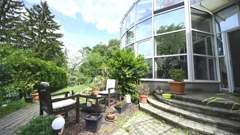 Expose Villa mit großem, idyllischen Garten und Indoor-Pool