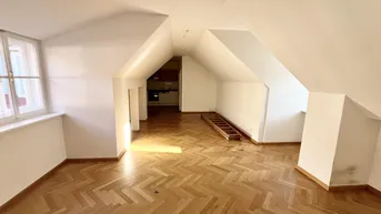 Expose Großzügige Dachgeschoßwohnung in der Grazer Innenstadt zu mieten!
