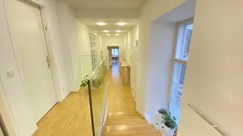 Expose Elegante und repräsentative Bel Étage Büro-Residenz in erstklassiger Lage im Botschaftsviertel nahe dem Schloss Belvedere - zum Kauf in 1040 Wien