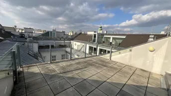 Expose PALAIS HARDEGG: Dachgeschoßwohnung mit großer Terrasse direkt an der Freyung - zu mieten in 1010 Wien