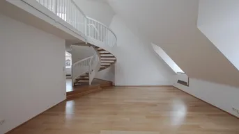 Expose Großzügige 2-Zimmer-Dachgeschoßwohnung mit Flair im wunderschönen Palais Harrach - unbefristet zu mieten in 1010 Wien