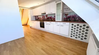 Expose Wohnen über den Dächern Wiens – Lichtdurchflutete 4-Zimmer-Dachgeschoss-Maisonette mit Fernblick - zum Kauf in 1100 Wien