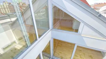Expose Exklusive Maisonette im Dachgeschoß im herrschaftlichen Palais, mit Terrassen, Blick Richtung Karlskirche - zu kaufen in 1040 Wien