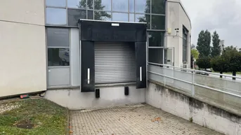 Expose Attraktive EG-Servicefläche mit eigener LKW Laderampe in Flughafennähe