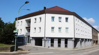 Expose Geschäftslokal mit großer Schaufensterfront zu vermieten