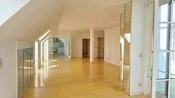 Expose Dachgeschossmaisonette ~ großer Wohnbereich und Terrasse ~ Lift in die Wohnung