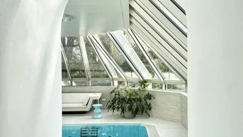 Expose Erstbezug nach Sanierung: Große Villa mit gartenseitiger Poolhalle in Mauer