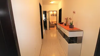 Expose  Geräumige Wohnung, Loggia, Parkplatz