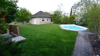 Expose Großzügiges Einfamilienhaus mit 5 Zimmer inkl. Pool und schönen Garten auf ca. 670 m² Grund!