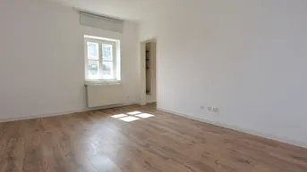 Expose Helle, gemütliche 3 Zimmer Dachgeschosswohnung (keine Schrägen) am Josefplatz!