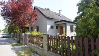 Expose Den Sommer im eigenen Haus mit ruhigem Garten genießen!