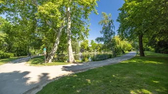 Expose SCHWECHAT | DAS BESTE HAUS AM HAUPTPLATZ | 50m² TERRASSENTRAUM | DIREKT BEIM SCHLOSSPARK