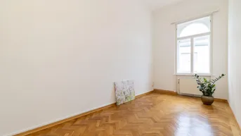 Expose Ein Haus mit Geschichte | Stilvolles Büro direkt in der Fußgängerzone von Baden