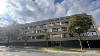 Expose Wohnkomfort für Familien: 3 Zimmer mit Loggia und Nähe zur U3