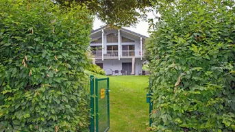 Expose Modernes Haus mit Garten und Badeplatz am See