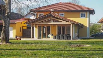 Expose Landhaus mit großem Grundstück und Nebengebäuden, Nähe Braunau