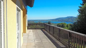 Expose Haus in Alleinlage mit traumhafter Aussicht auf den Attersee