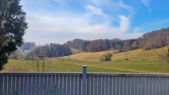 Expose Kleiner Bungalow am Land in bester Aussichtslage, 35 km nördlich von Salzburg