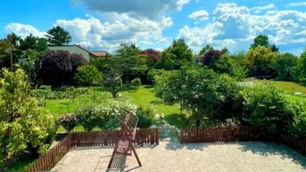 Expose großzügigesmodernes Einfamilienhausmit Traum Terrassenmit Riesen Garten