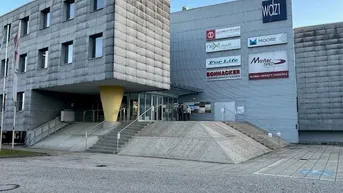 Expose 650 m2 modernes Büro im Mezanin - 16 Parkplätze NEUER PREIS und noch verhandelbar - MIETE AUF ANFRAGE