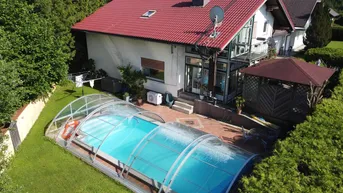 Expose Landhaus 2 Familien Haus mit Pool in ruhiger Siedlungslage!