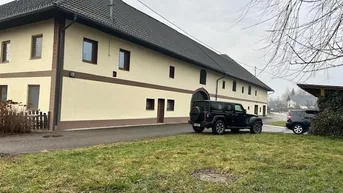 Expose Alter Bauernhof mit ca. 5000 m2 Dorfgebietswidmung und 3000 m2 Grünland mit Fantasie