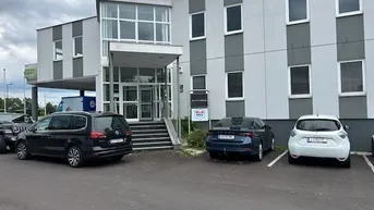 Expose 2 Büroflächen in Traun direkt an der B 1 zu vermieten 175 m2 und 170 m2