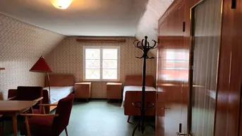 Expose Älteres Einfamilienhaus mit Verkaufslokal im Ortsverband