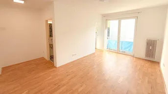 Expose Anfragen ausschließlich ONLINE ! - Sonnige Garconniere mit Balkon in ruhiger Lage