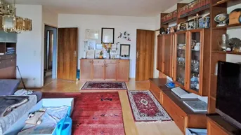 Expose 3 Zimmer + 2 Balkone sanierungsbedürftig