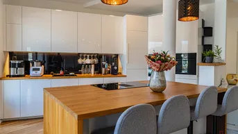 Expose Großzügige Penthouse Wohnung mit Seeblick - Leben im Herzen von Velden