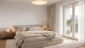 Geräumiges Schlafzimmer in hellen Farbtönen mit Zugang zum Balkon und Blick auf die Berge.