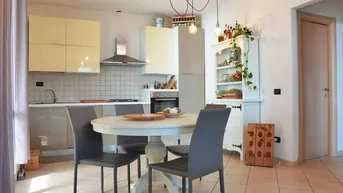 Expose Schöne Villa mit Garten und Meerblick in Imperia