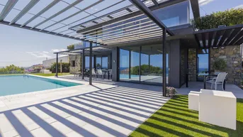 Expose Moderne Villa mit spektakulärem Infinity-Pool